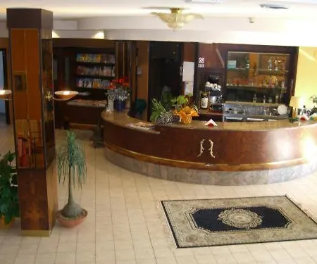 安博夏朵利酒店